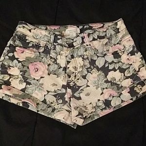 Forever 21 size 27 shorts